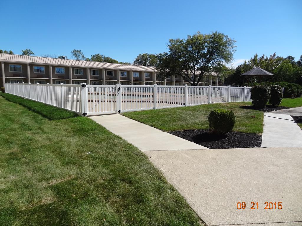 Days Inn By Wyndham Columbus East Airport Exterior photo